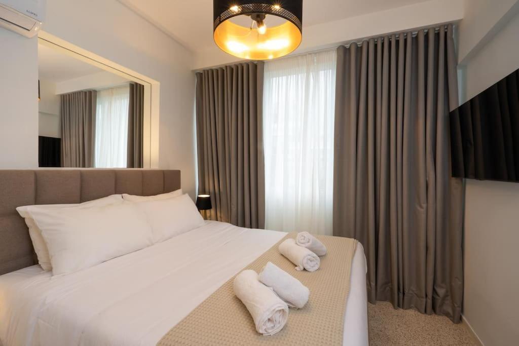 Dema Luxury Suites - Perikleous E6 Athena Bagian luar foto