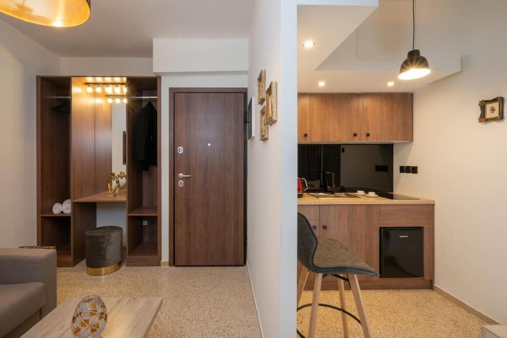 Dema Luxury Suites - Perikleous E6 Athena Bagian luar foto