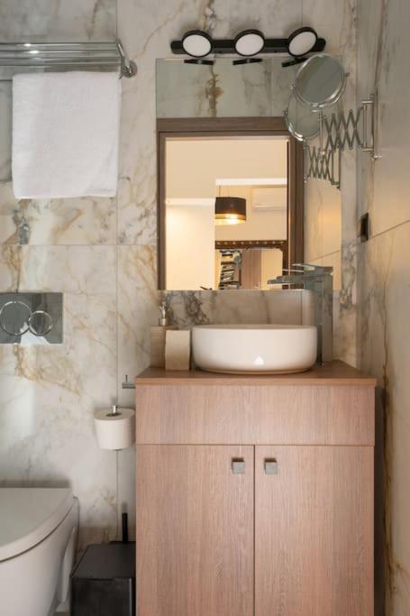 Dema Luxury Suites - Perikleous E6 Athena Bagian luar foto